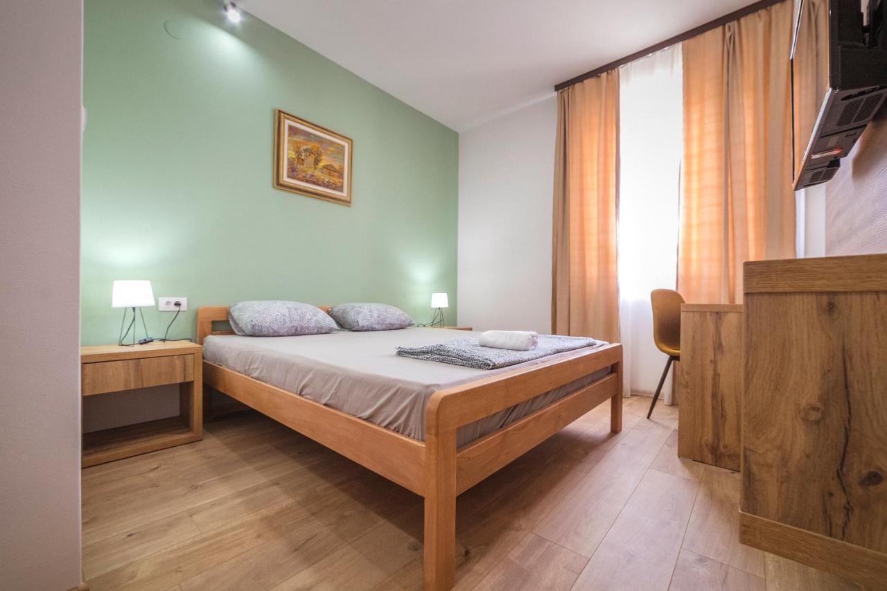 Apartamento Zoe Pirot Exterior foto