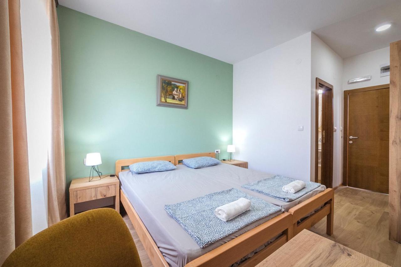 Apartamento Zoe Pirot Exterior foto