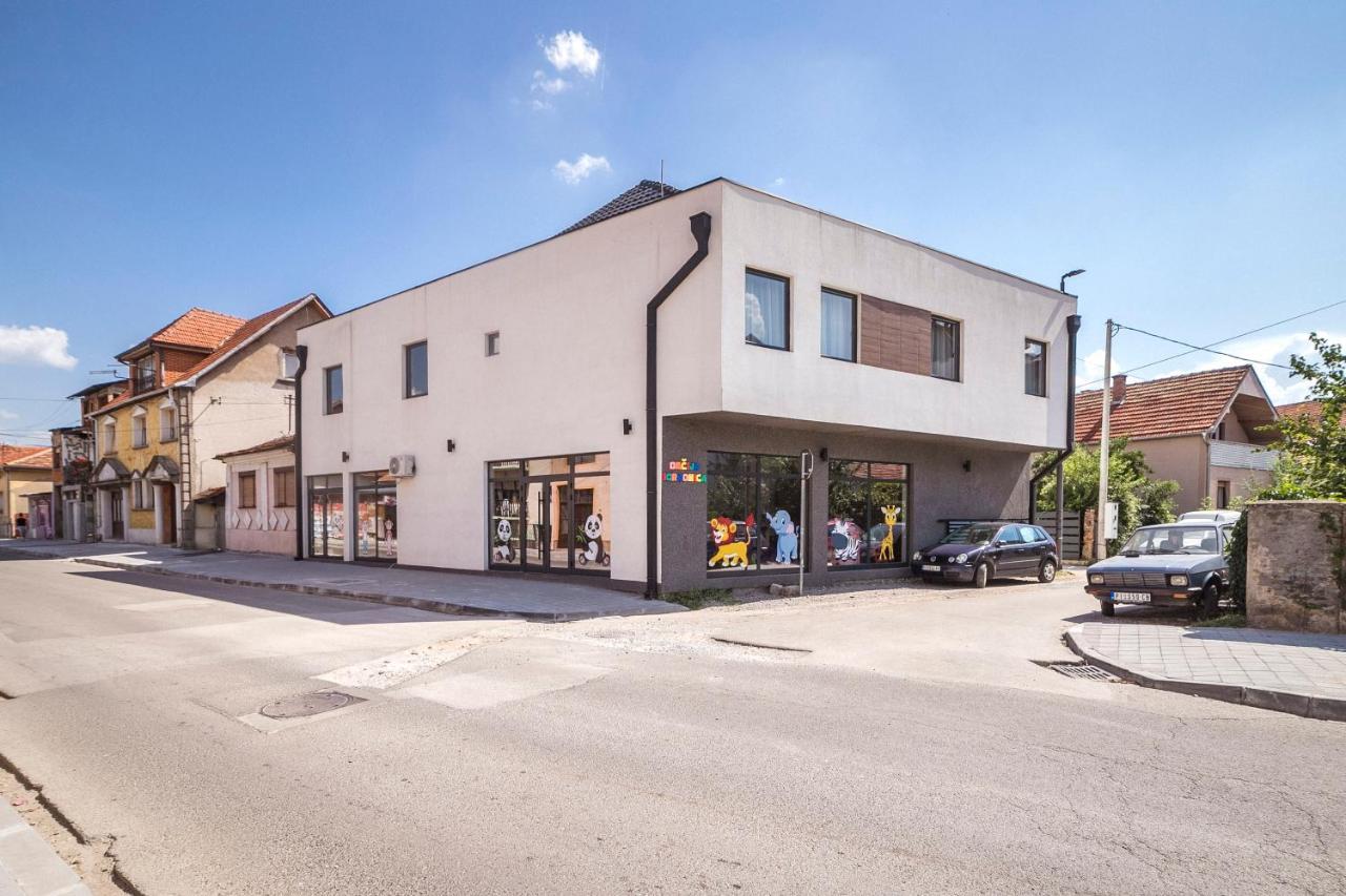 Apartamento Zoe Pirot Exterior foto