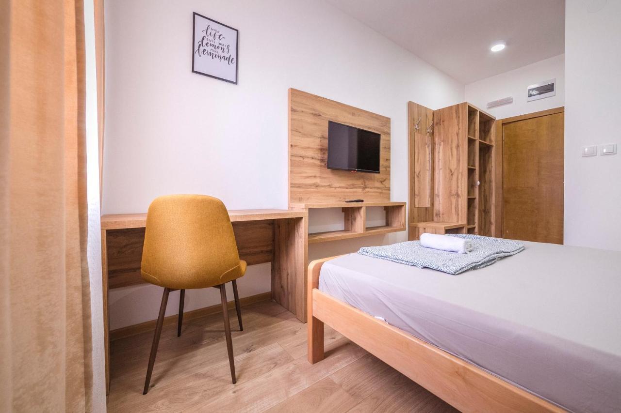 Apartamento Zoe Pirot Exterior foto