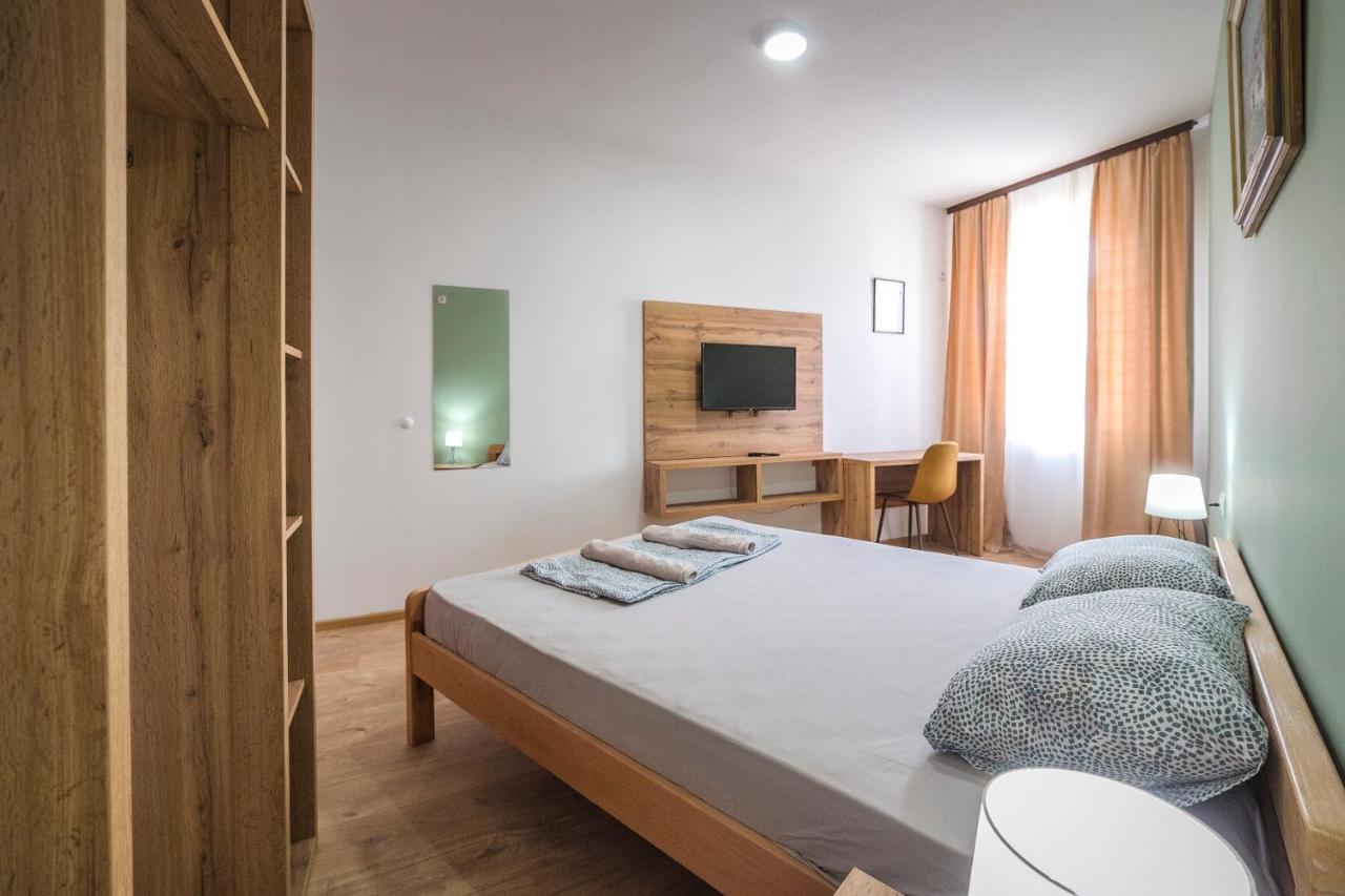 Apartamento Zoe Pirot Exterior foto