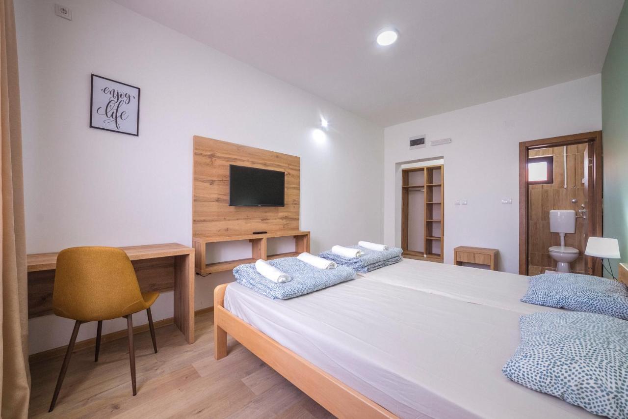 Apartamento Zoe Pirot Exterior foto