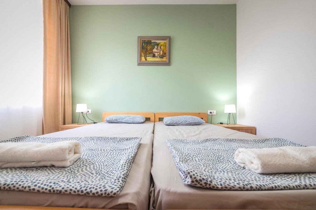 Apartamento Zoe Pirot Exterior foto